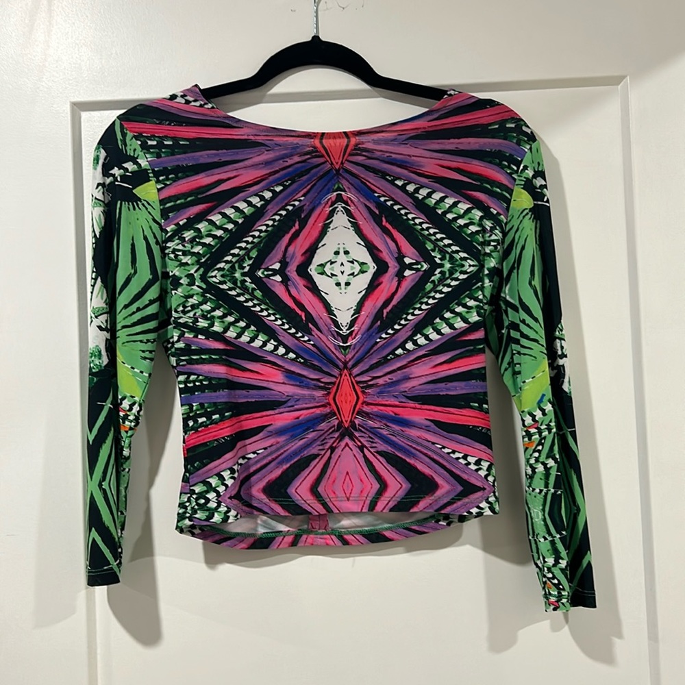 BEBE crop top ✨